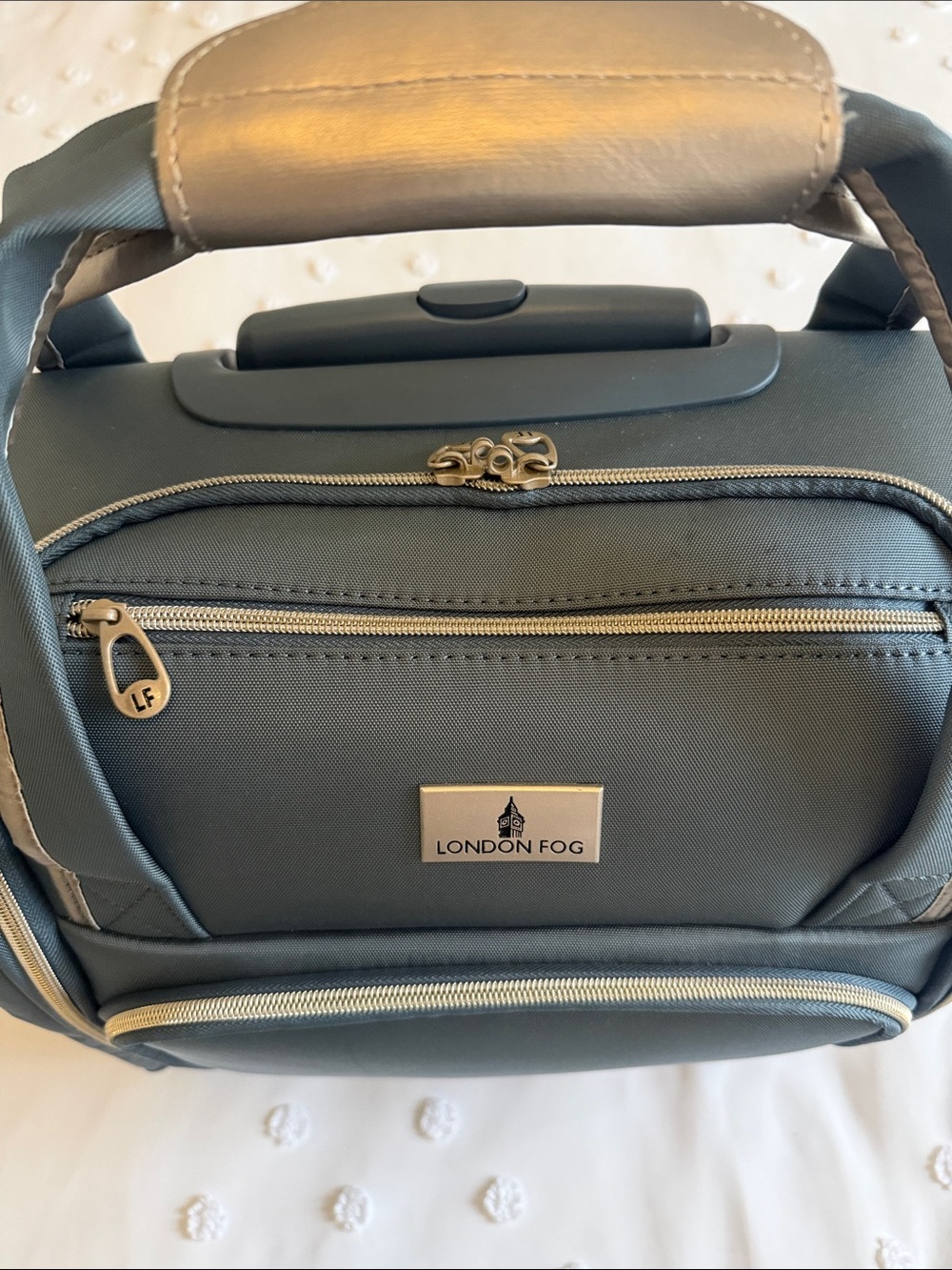 London Fog Under-the-Seat Carry-On Luggage  Bag Hartford II Collection Unisex - Picture 6 of 16